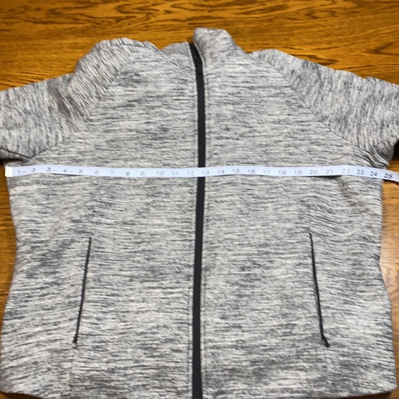 Lululemon Snuggle Up Jacket 12 Heathered Black Full Zip Close w/ Zipper Pockets - Picture 7 of 15
